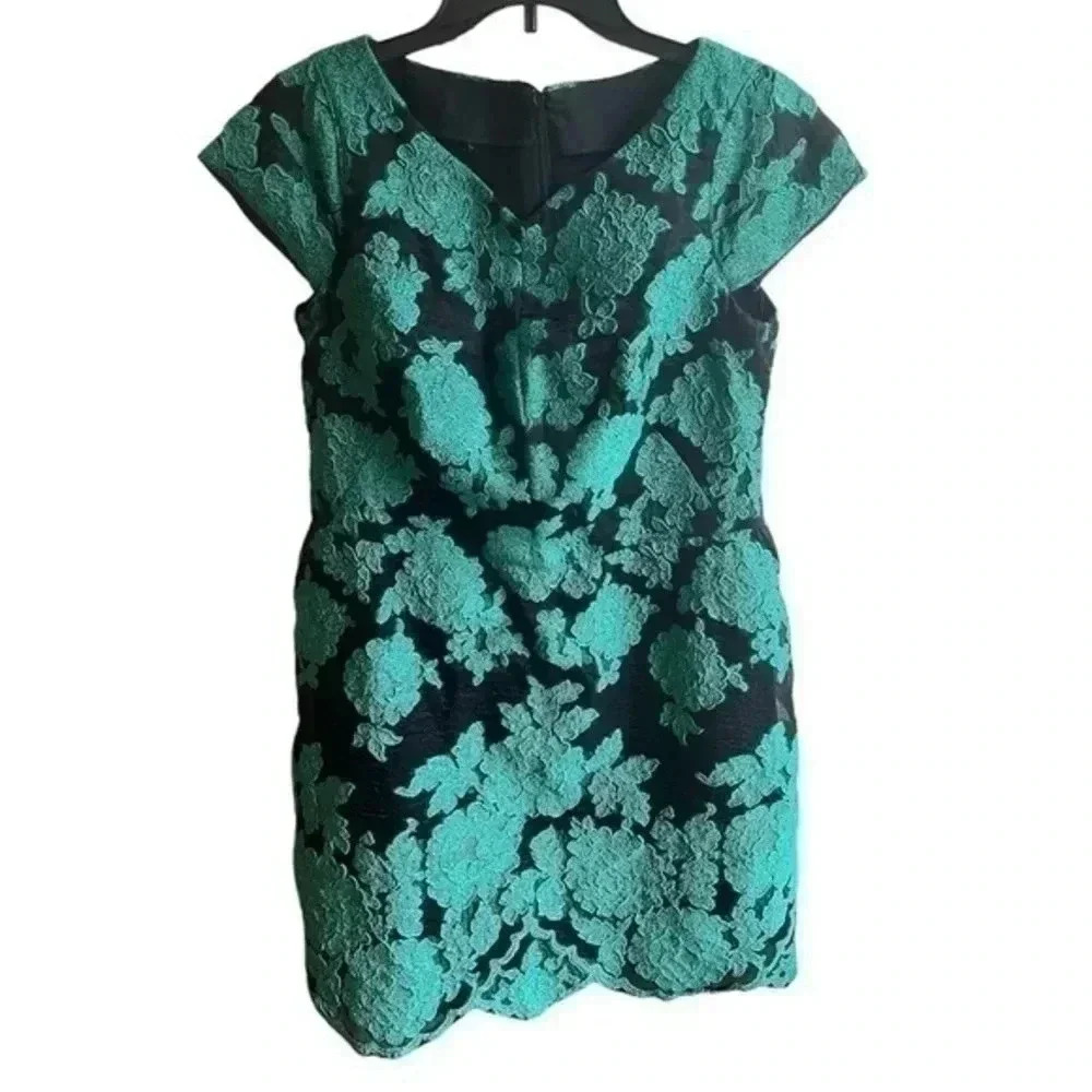 Escada Emerald Black Floral Embroidered Cap Sleeve Sheath Dress Size 42 Germany